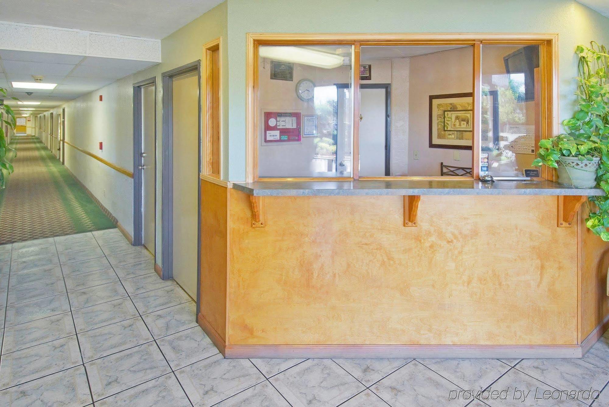 Americas Best Value Inn & Suites-East Bakersfield Interior photo