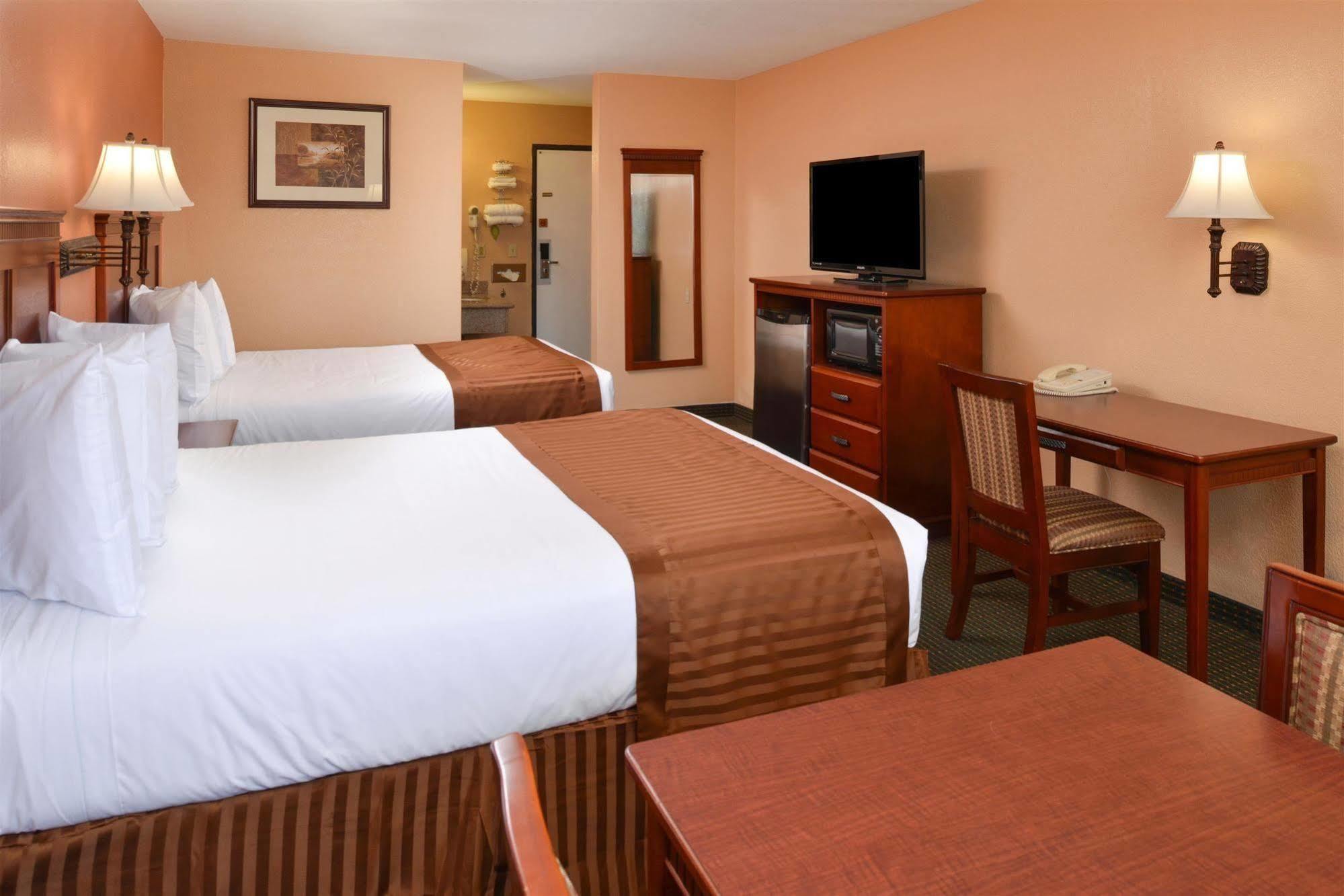 Americas Best Value Inn & Suites-East Bakersfield Exterior photo